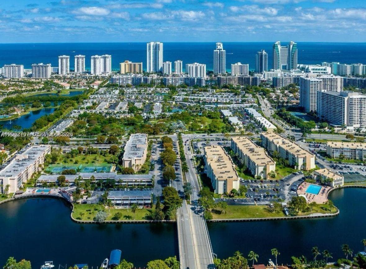 DESOTO PARK CONDO · #412 in Hallandale Beach - Photo 20