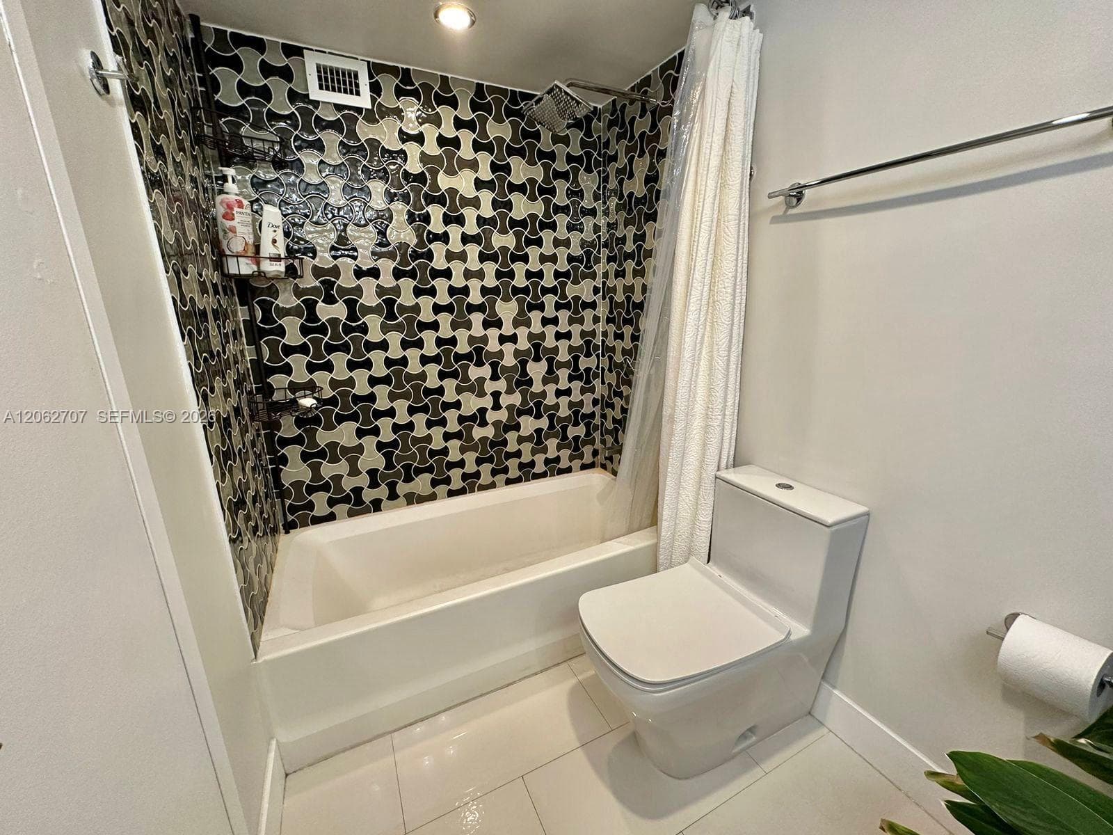 DESOTO PARK CONDO · #412 in Hallandale Beach - Photo 14
