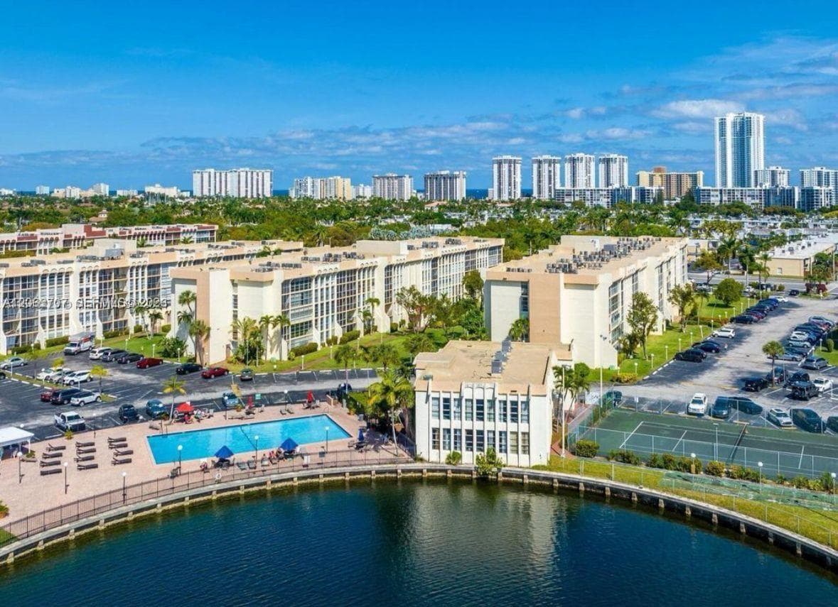DESOTO PARK CONDO · #412 in Hallandale Beach - Photo 18