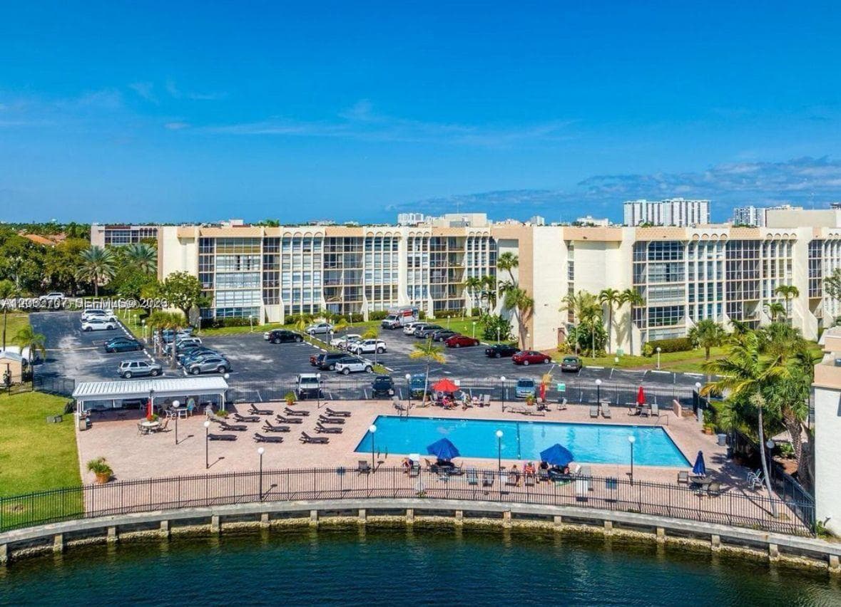 DESOTO PARK CONDO · #412 in Hallandale Beach - Photo 19