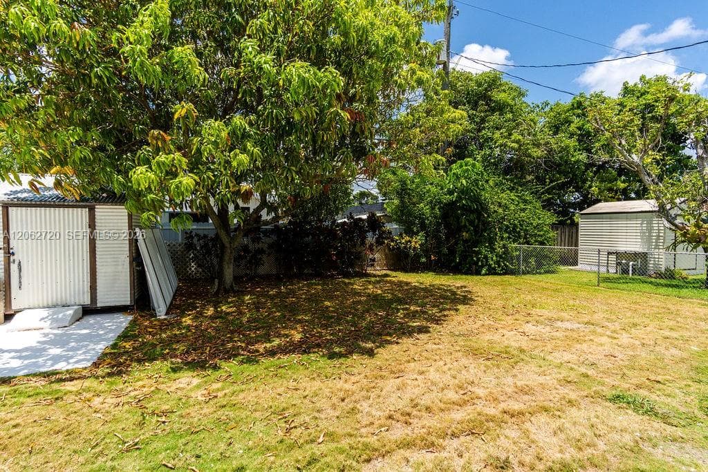 19390 Whispering Pines Rd photo 8