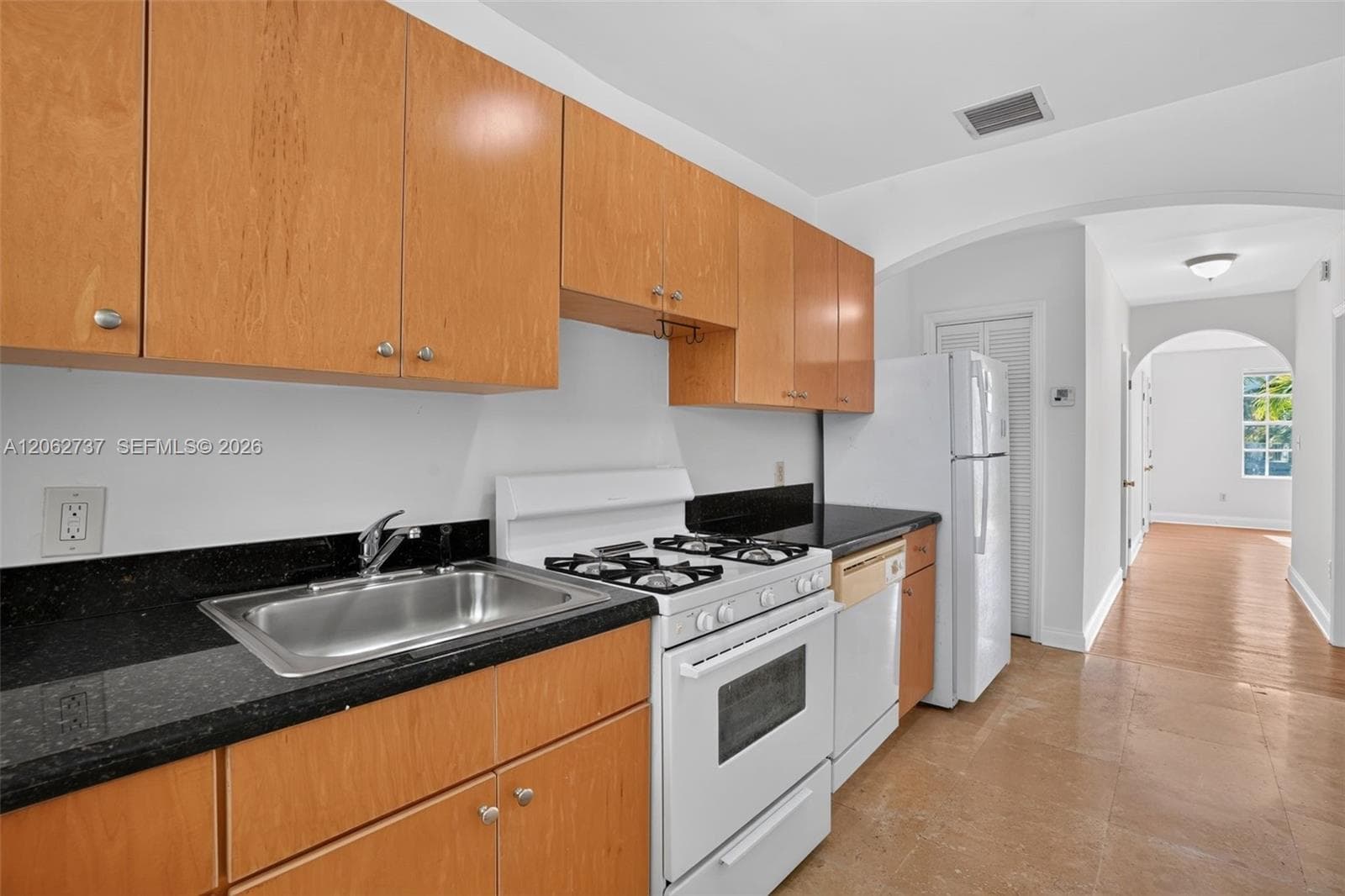 VILA MARA CONDO · #4 in Miami Beach - Photo 2