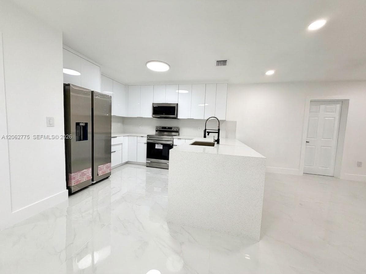 17800 NW 8th Ave photo 6