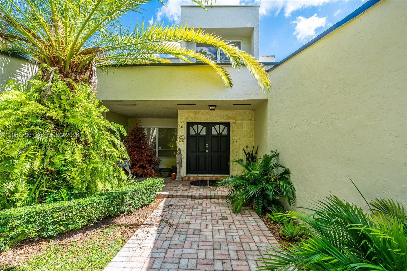 12231 SW 103rd Ter photo 2
