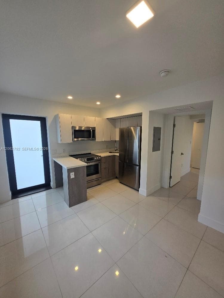 1971 BAY DRIVE # 110 MIAMI BEACH FL 33141