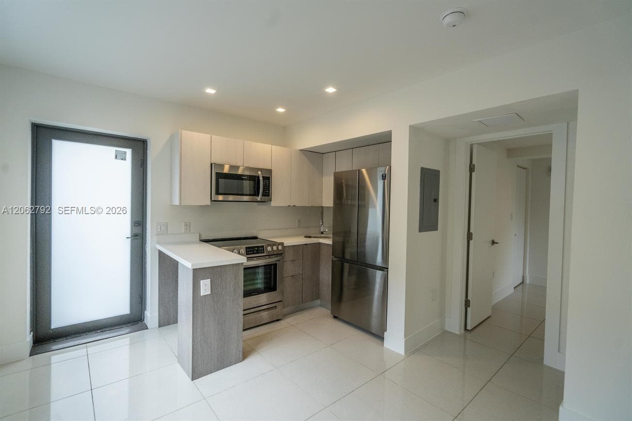 1971 BAY DRIVE # 110 MIAMI BEACH FL 33141