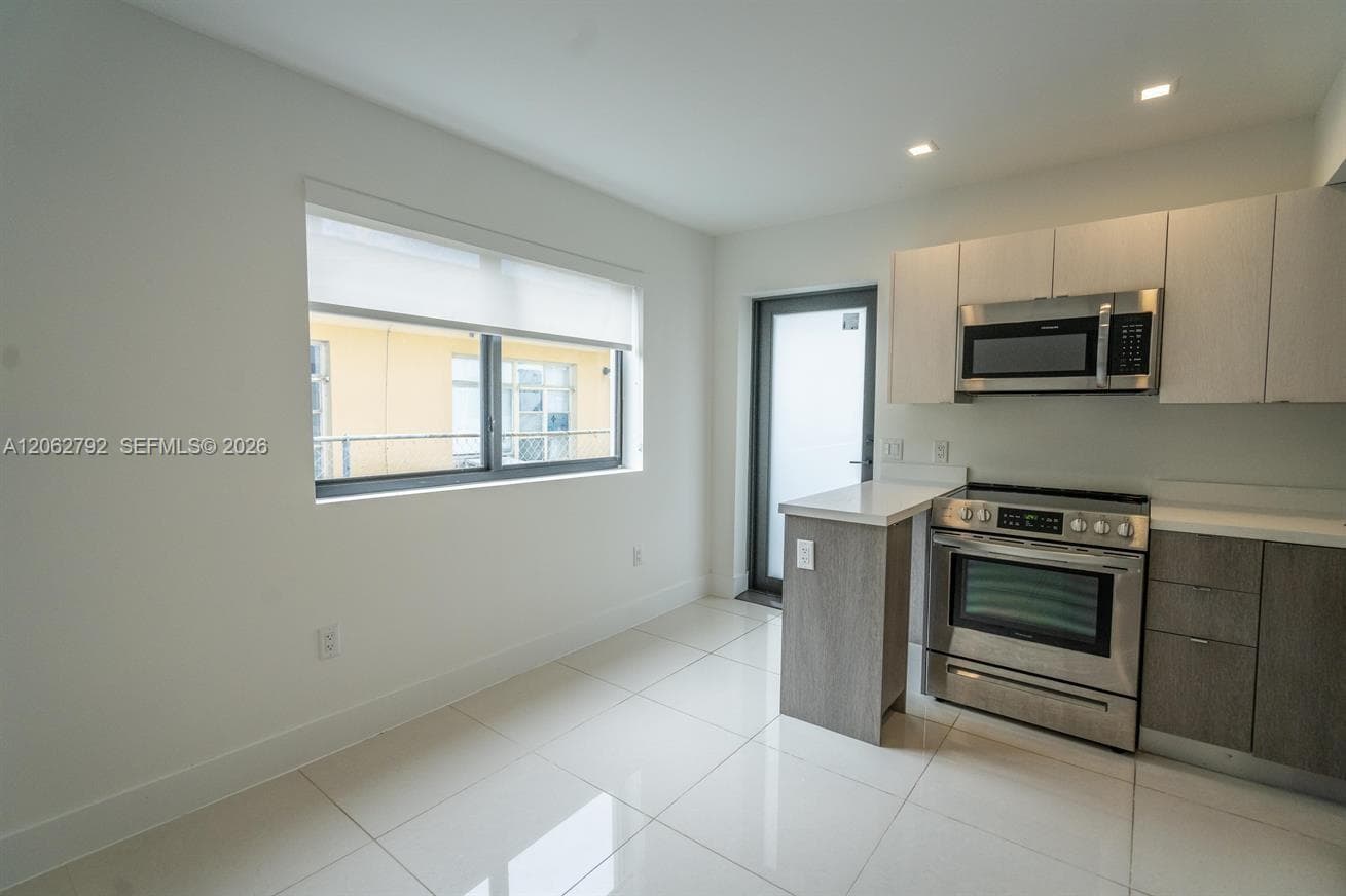1971 BAY DRIVE # 110 MIAMI BEACH FL 33141