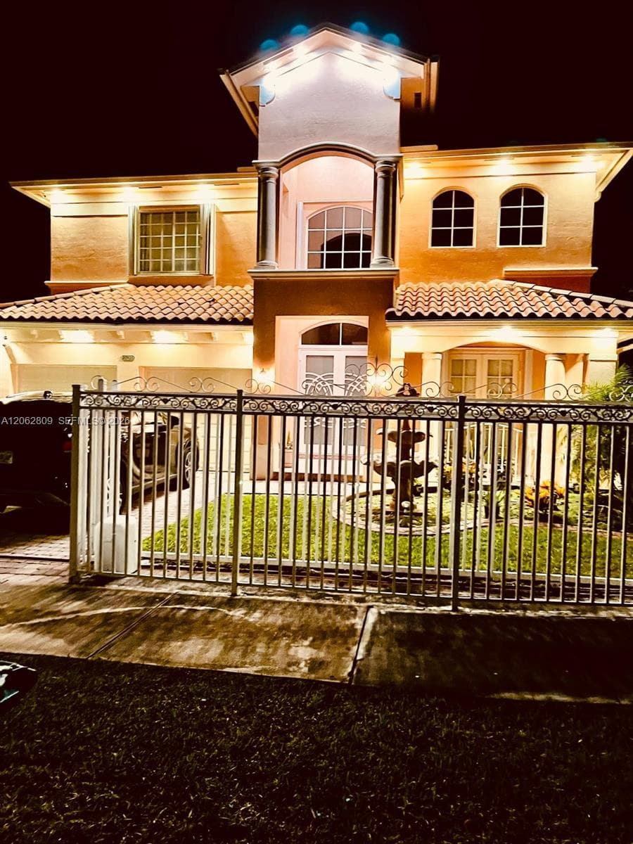 15290 SW 23rd St photo 3