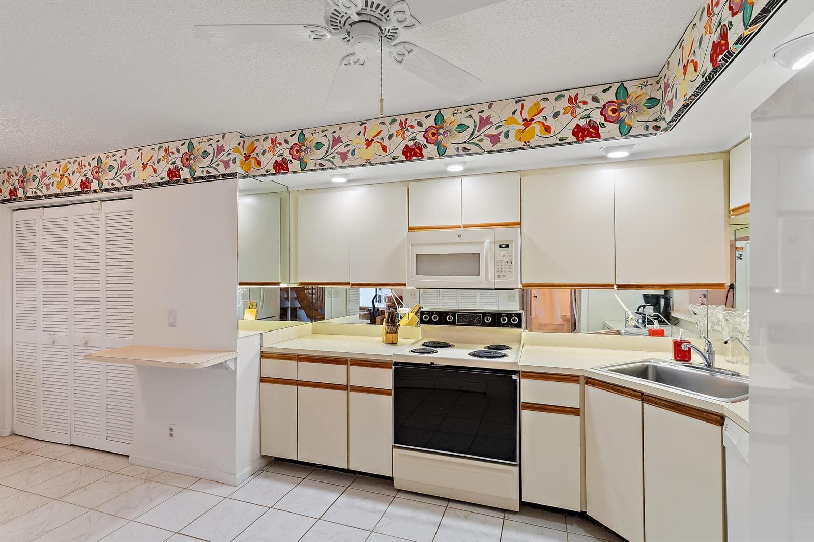 Eat in Kitchen