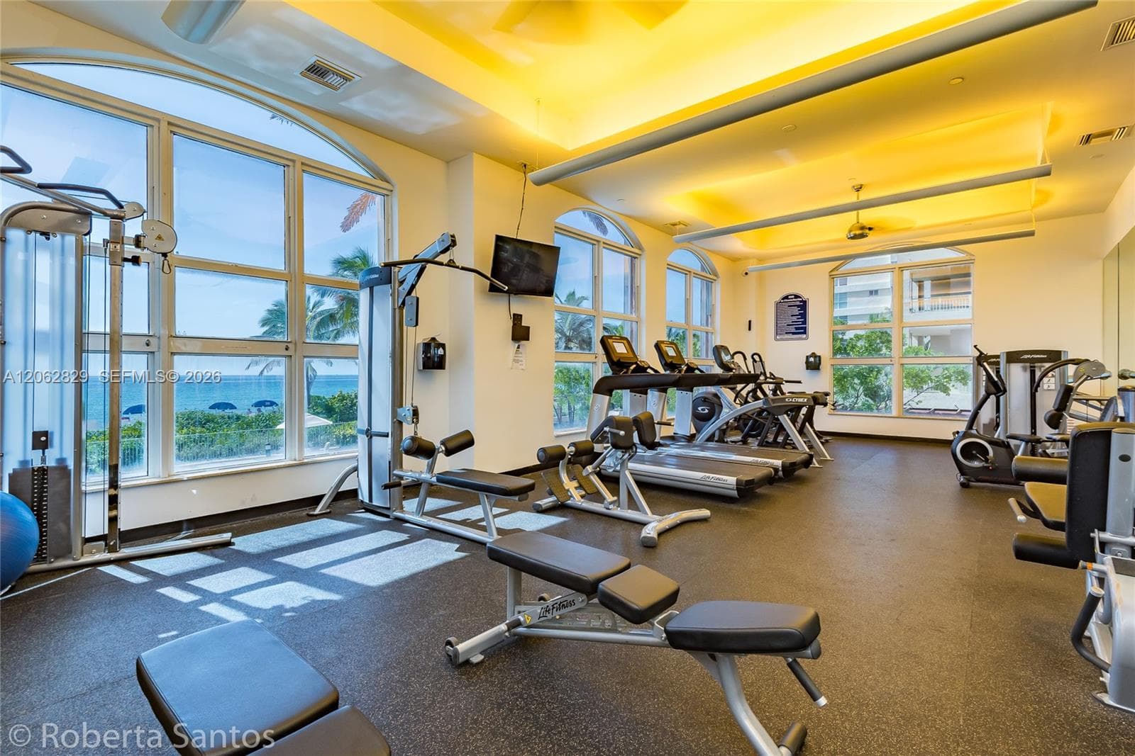 2080 OCEAN DRIVE CONDO · #804 in Hallandale Beach - Photo 2