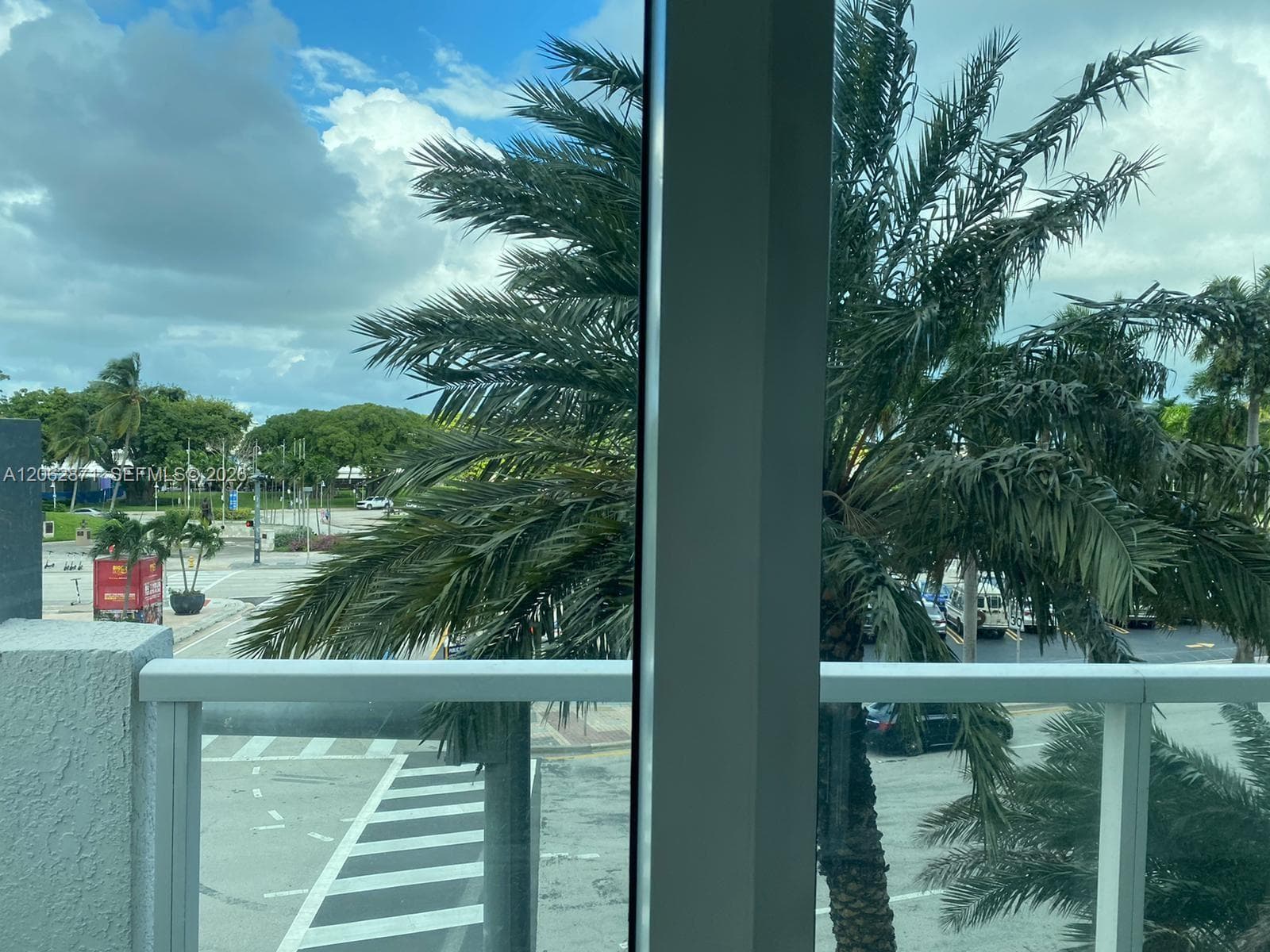 Direct exposure to Biscayne Blvd