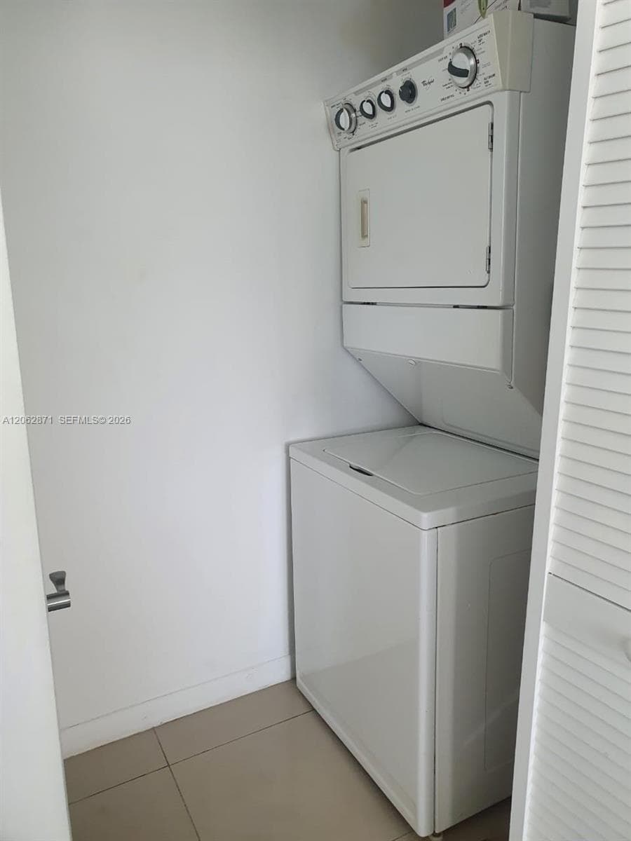 washer and dryer in the unit