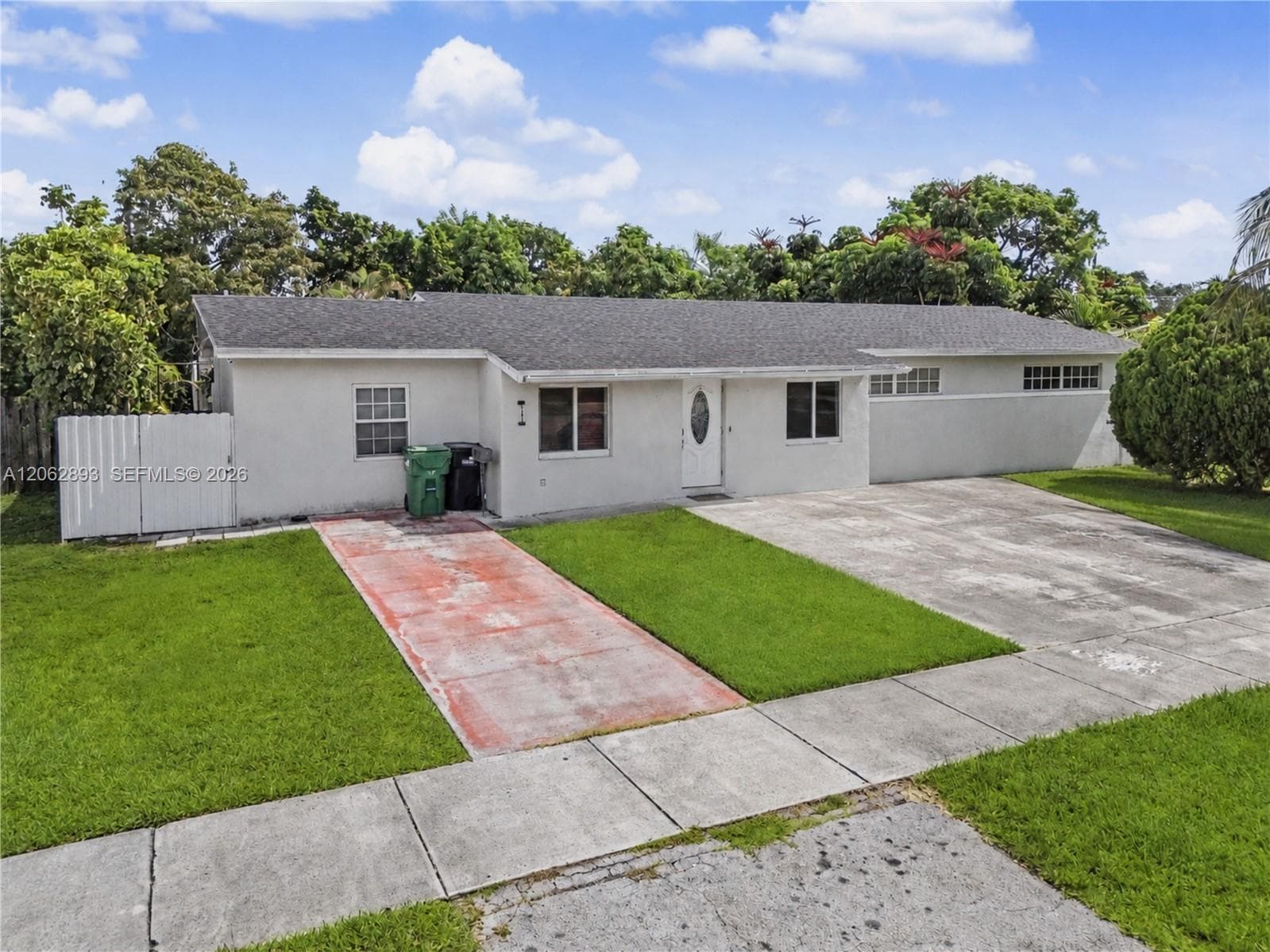 11271 SW 176th St photo 1