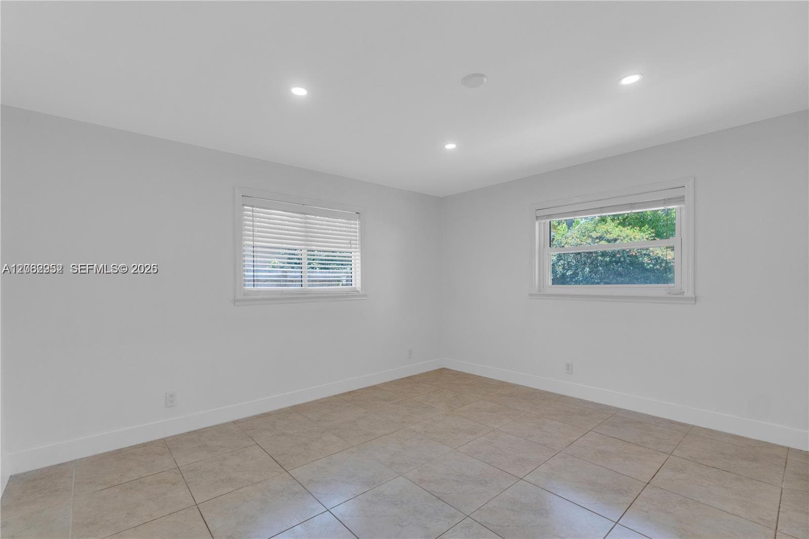 806 NE 4th St #. photo 16