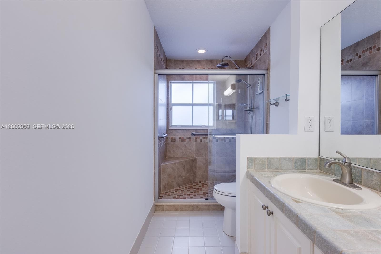 1540 N Trafalgar Cir photo 22