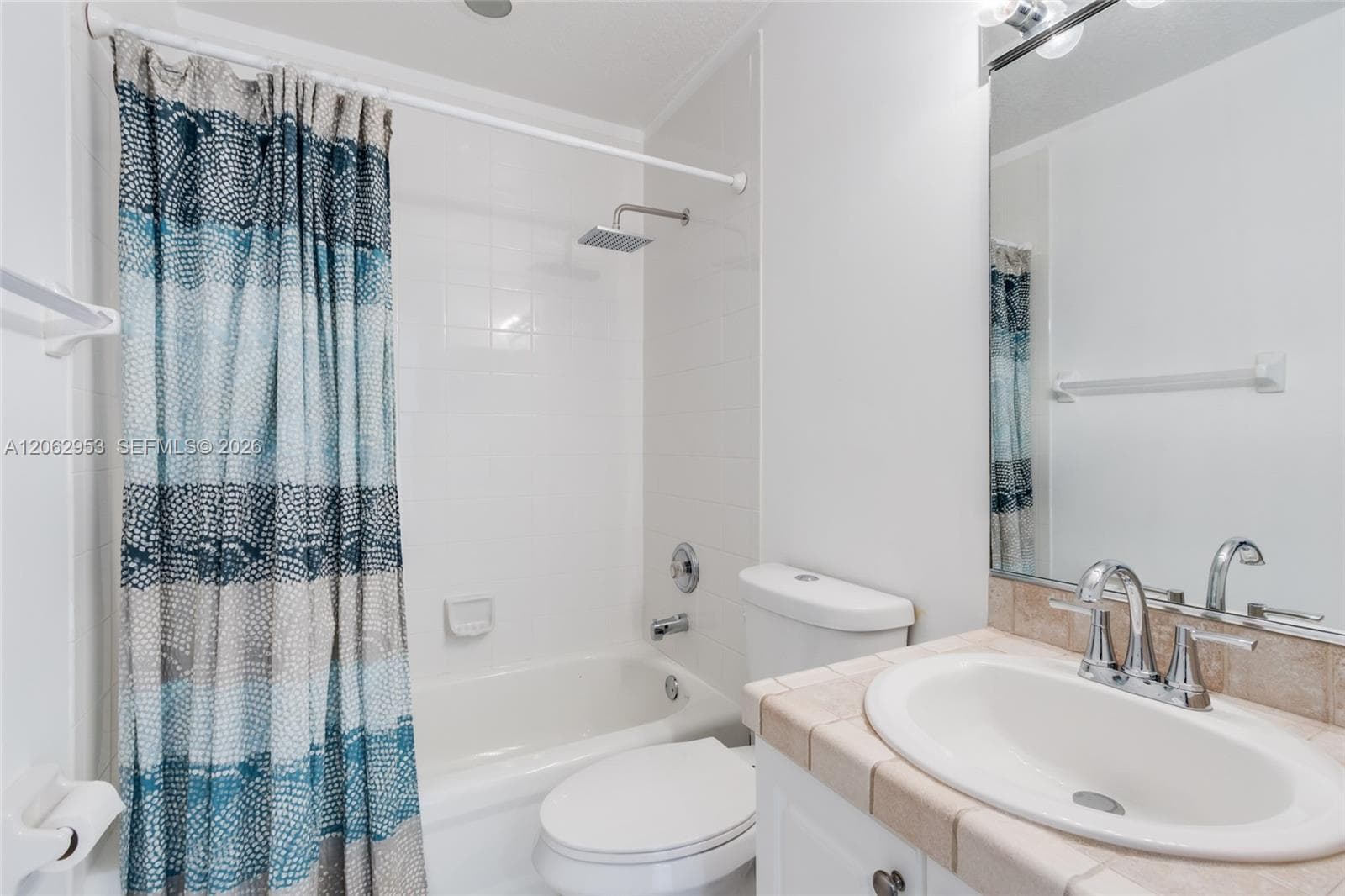 1540 N Trafalgar Cir photo 18