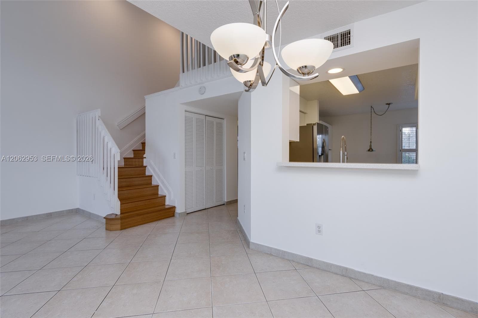1540 N Trafalgar Cir photo 11