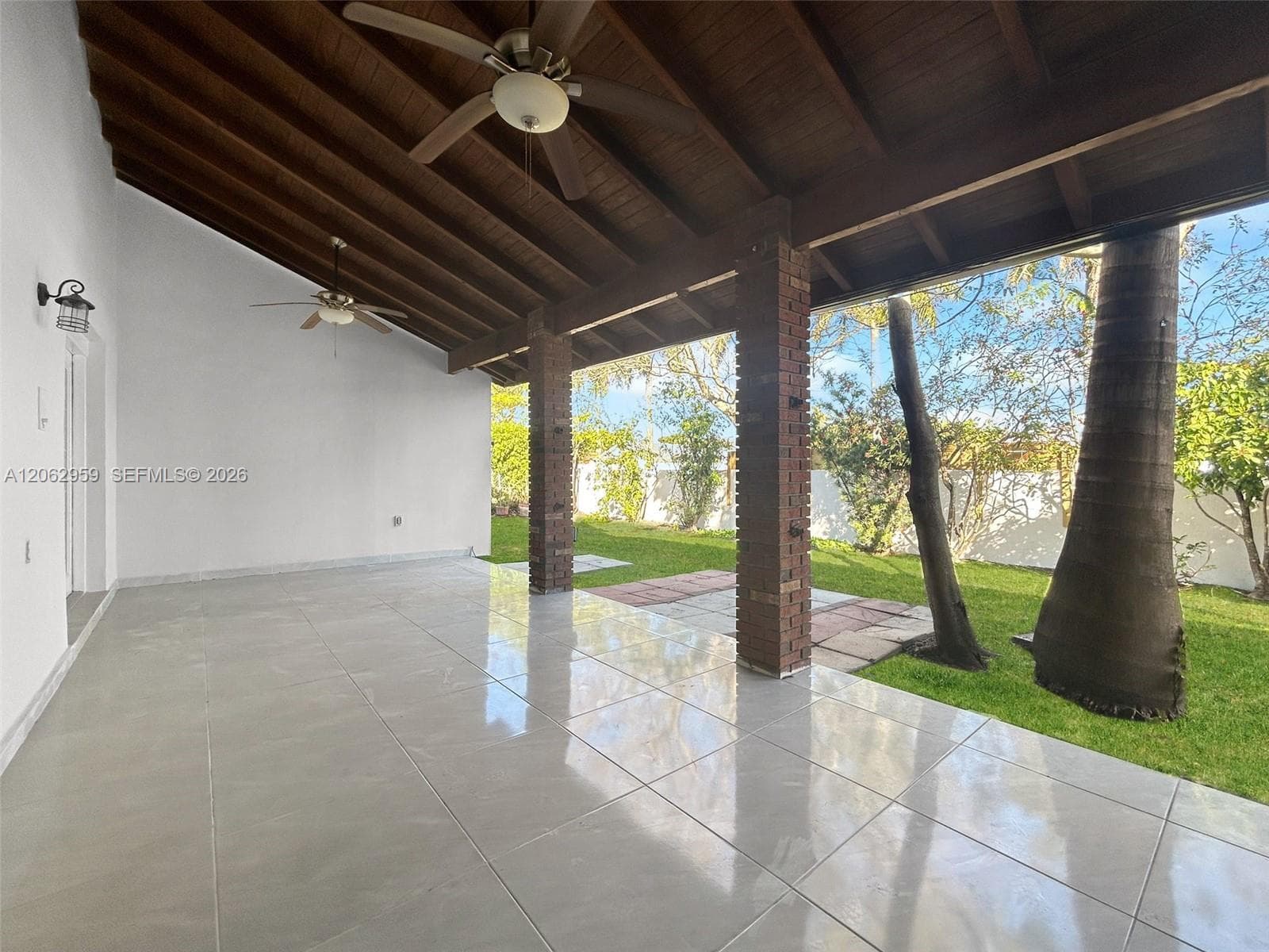 13925 SW 26th Ter photo 4