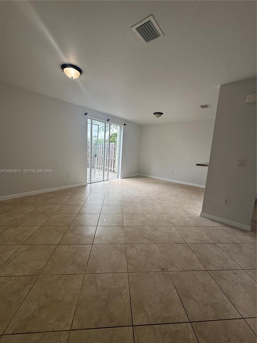 3064 SE 1st Dr #7 photo 2