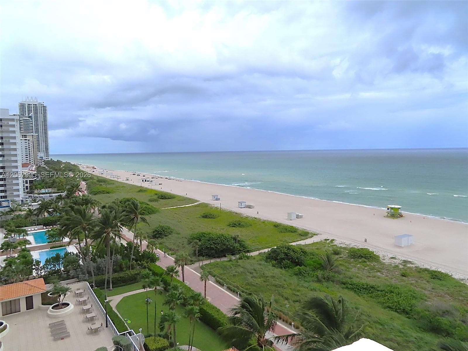 ARLEN BEACH CONDO · #919 in Miami Beach - Photo 2