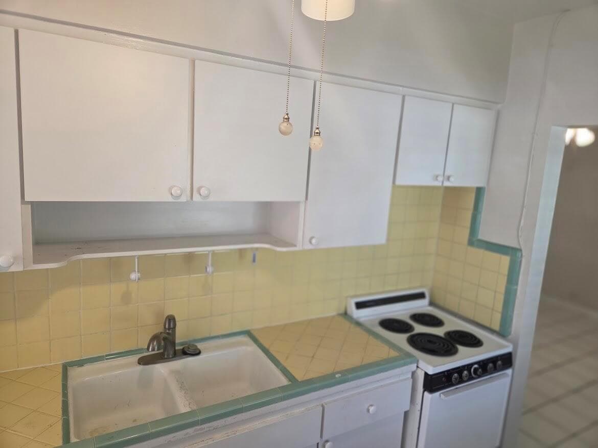 Kitchen sink counter and stove
