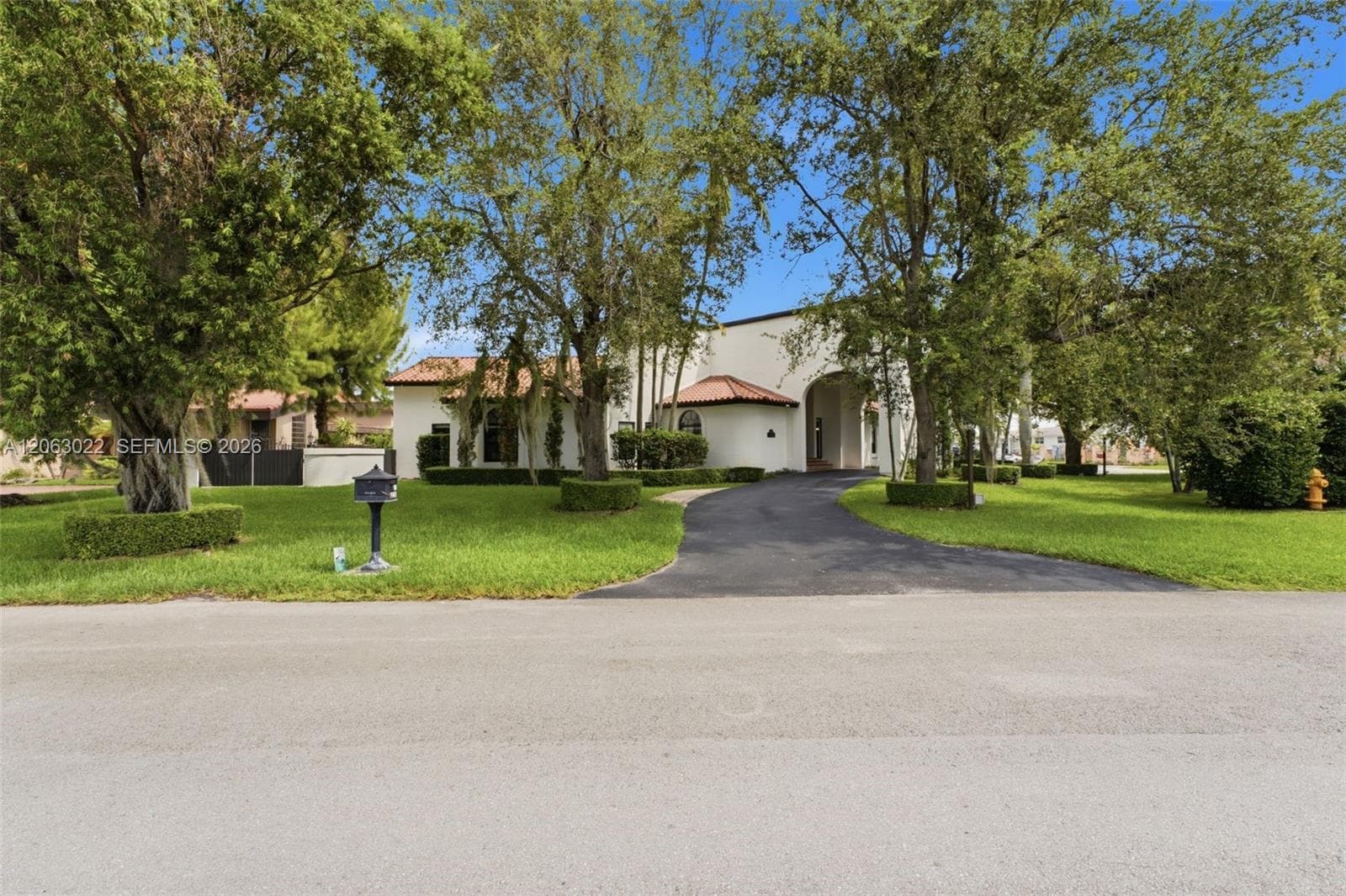 8215 Grand Canal Dr photo 2