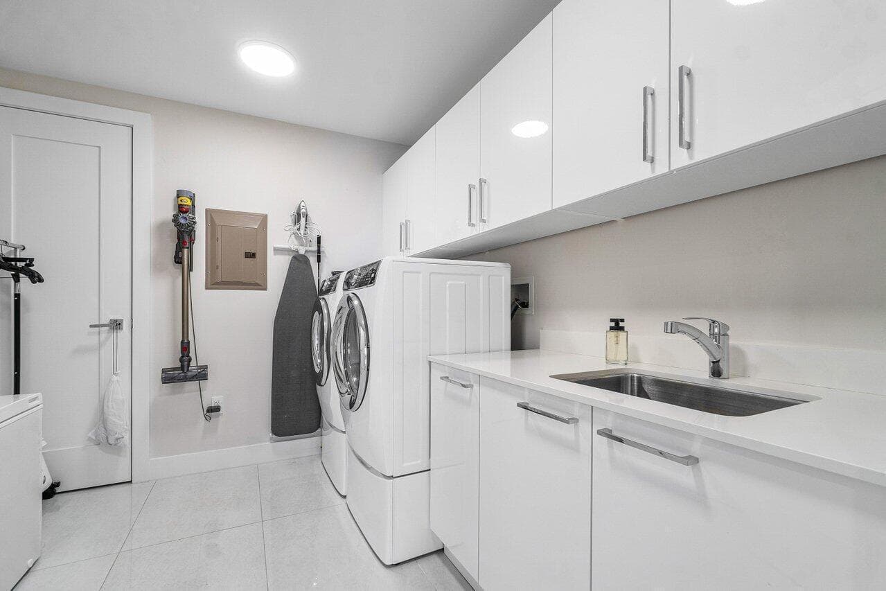 LAUNDRY
