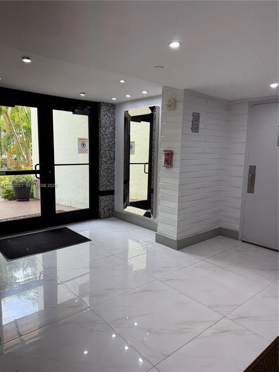 PLAZA OF AMERICAS CONDO P · #916 in Sunny Isles Beach - Photo 6