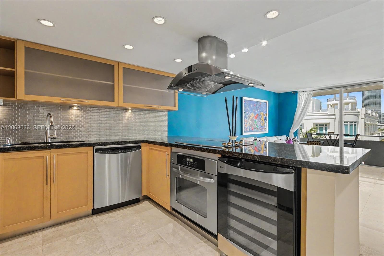 ROYAL ATLANTIC CONDO · #604 in Miami Beach - Photo 4