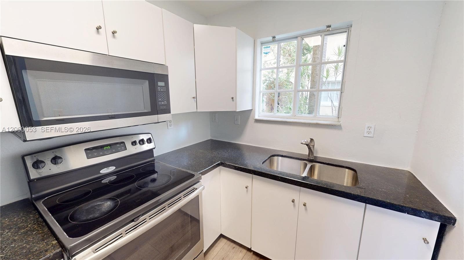 2084 NE 167th St # 102 #2-102 photo 2