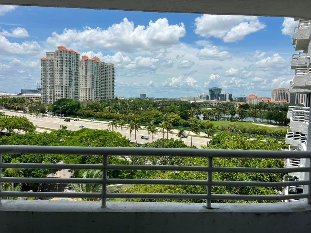 PARC CENTRAL · #803 in Aventura - Photo 2