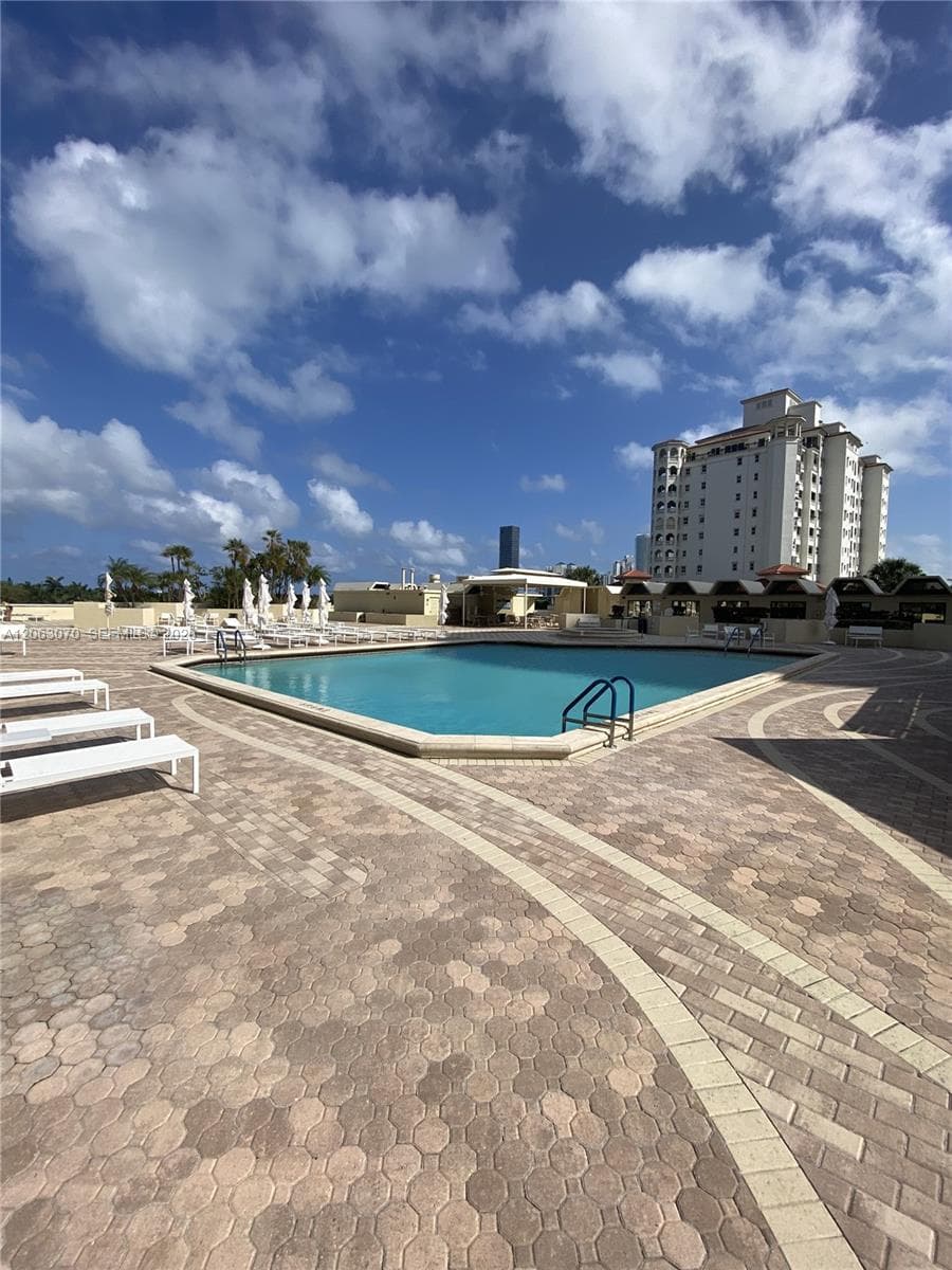 TERRACES NORTH TURNBERRY · #2105 in Aventura - Photo 3