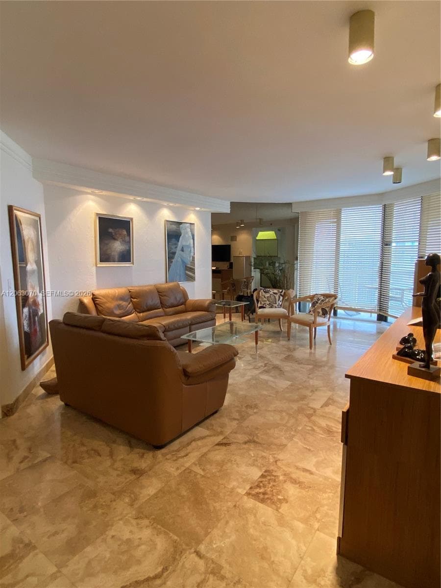 TERRACES NORTH TURNBERRY · #2105 in Aventura - Photo 4