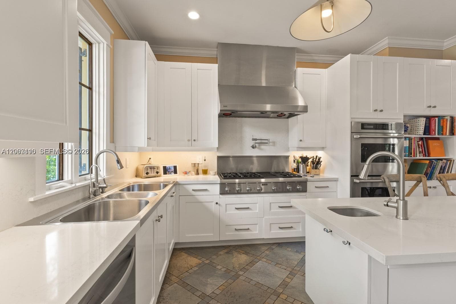 685 Harbor Ln photo 21