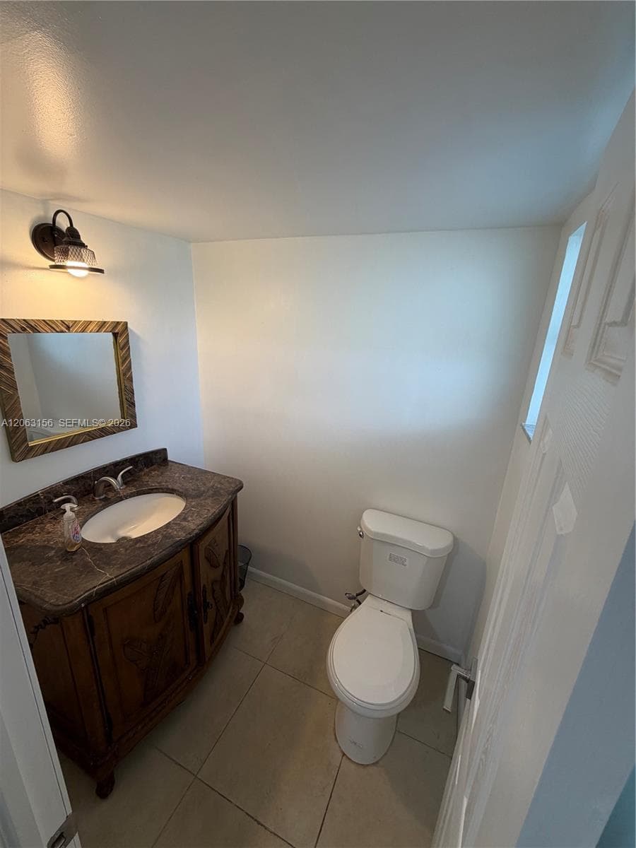 AZURE LAKE CONDO · #107 in Miami - Photo 6