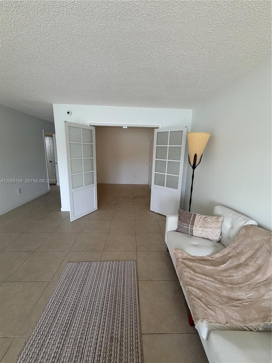 AZURE LAKE CONDO · #107 in Miami - Photo 7