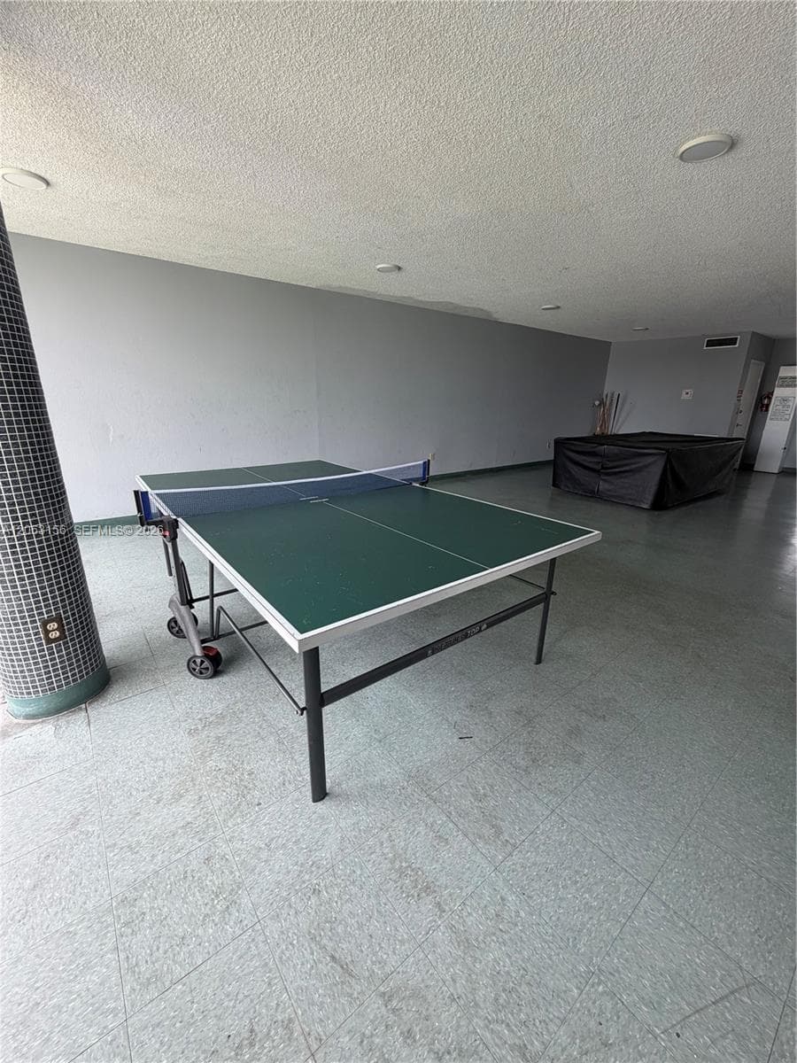 AZURE LAKE CONDO · #107 in Miami - Photo 20