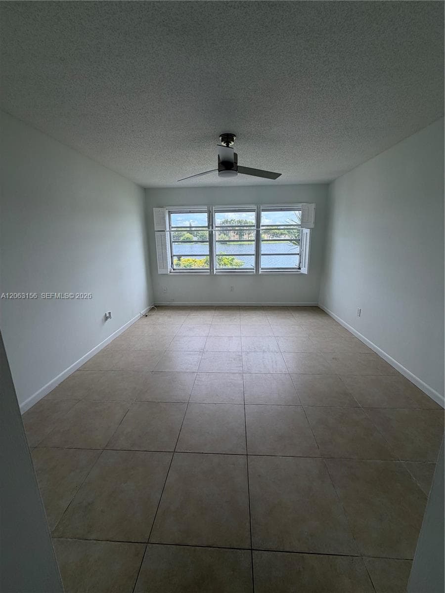 AZURE LAKE CONDO · #107 in Miami - Photo 9