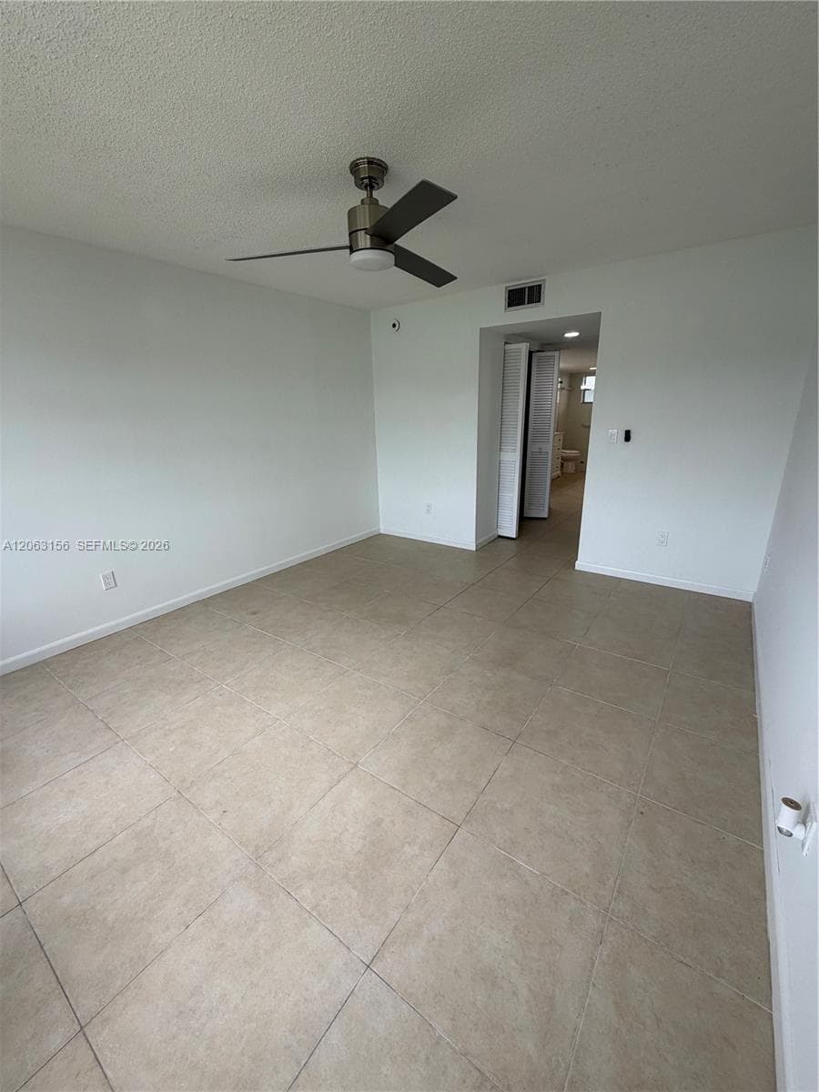 AZURE LAKE CONDO · #107 in Miami - Photo 10
