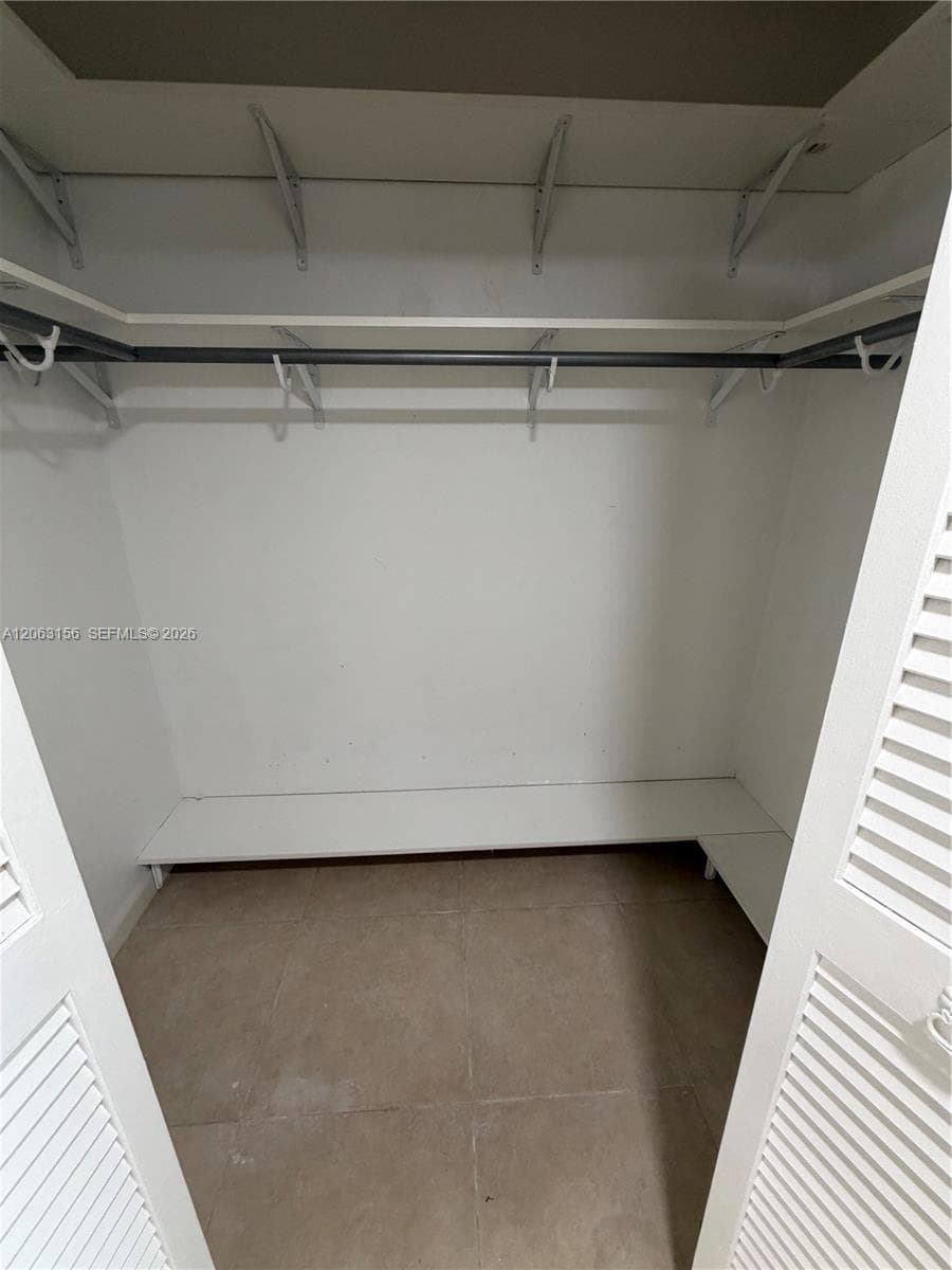 AZURE LAKE CONDO · #107 in Miami - Photo 11