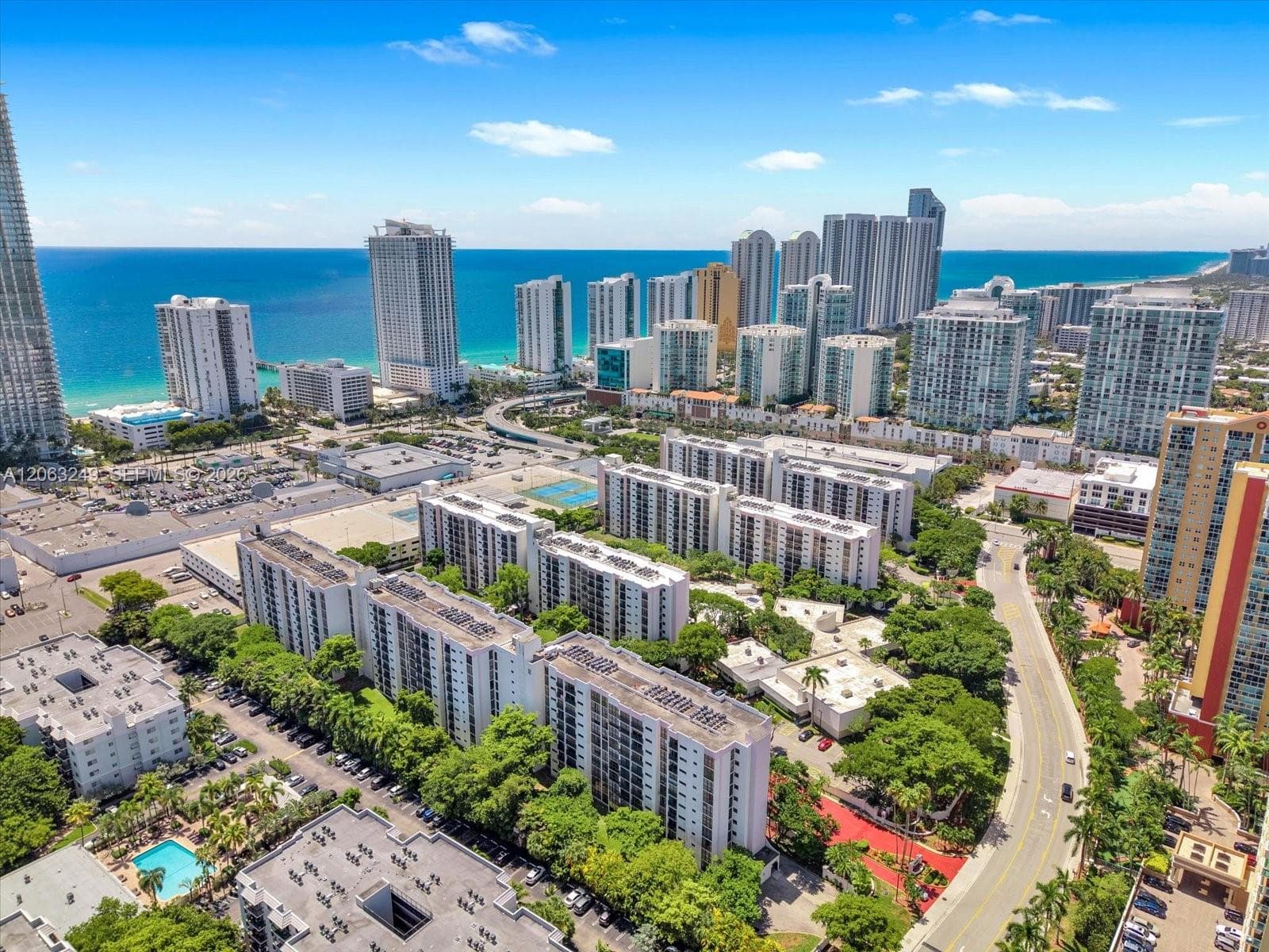 Plaza of the Americas · #705 in Sunny Isles Beach - Photo 5