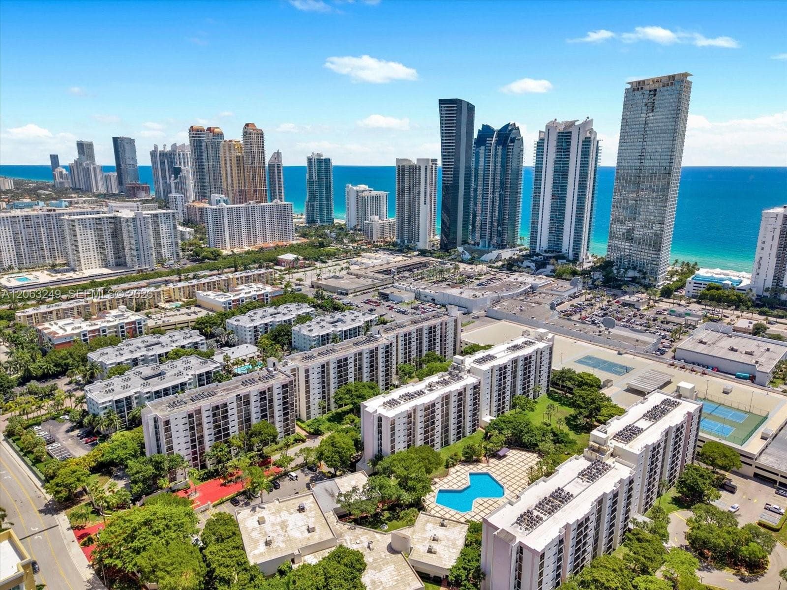 Plaza of the Americas · #705 in Sunny Isles Beach - Photo 34