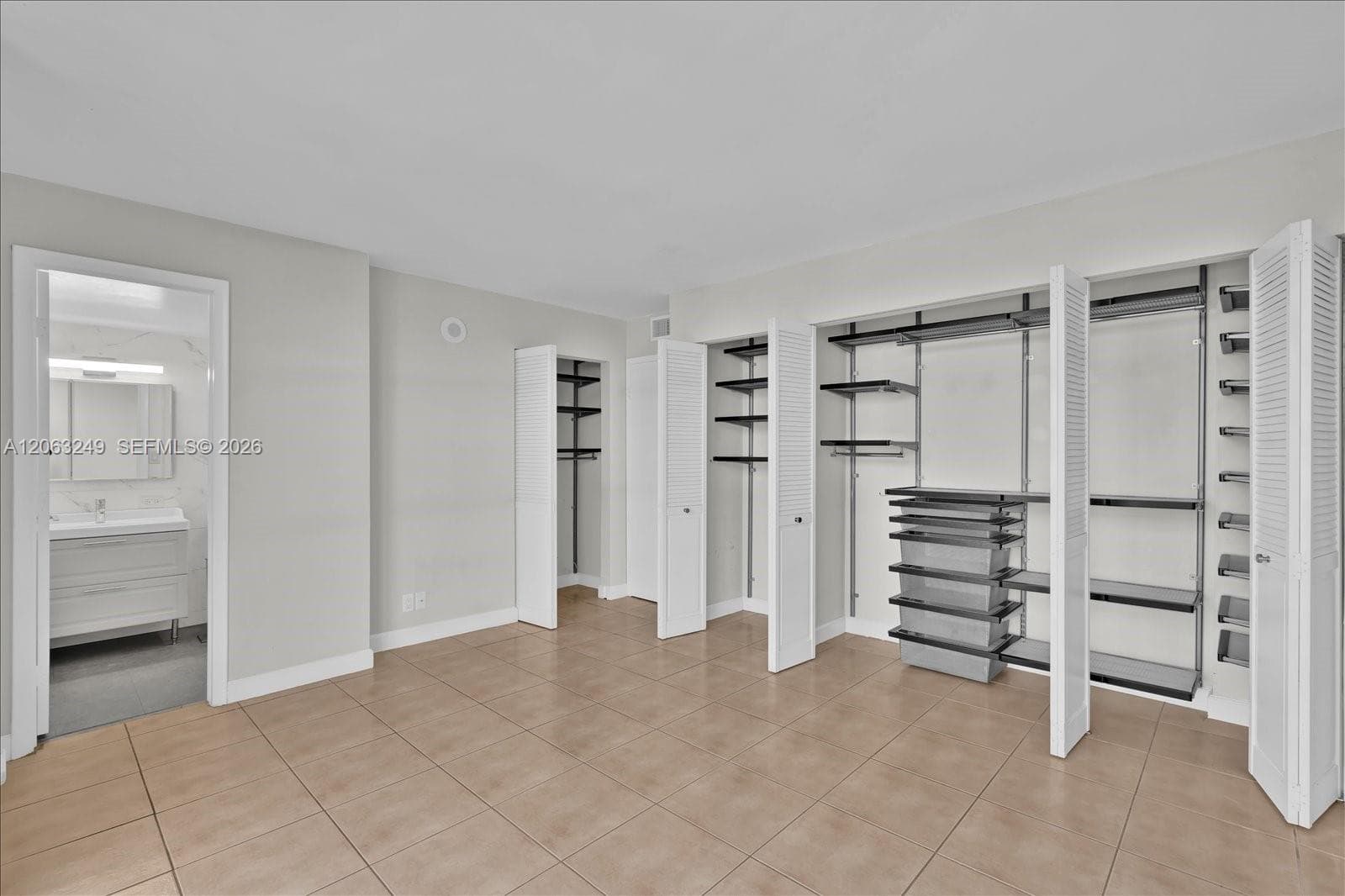 Plaza of the Americas · #705 in Sunny Isles Beach - Photo 18