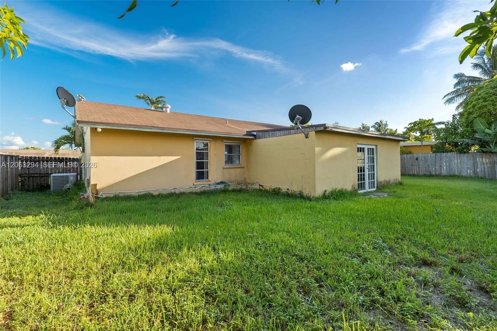 11045 SW 161st Ter photo 4