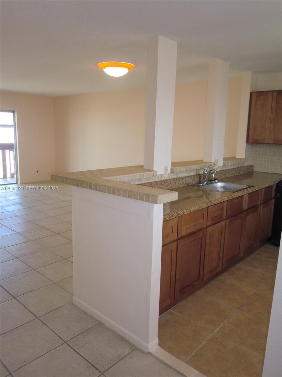 MEADOWBROOK TOWERS CONDO · #507 in Hallandale Beach - Photo 3