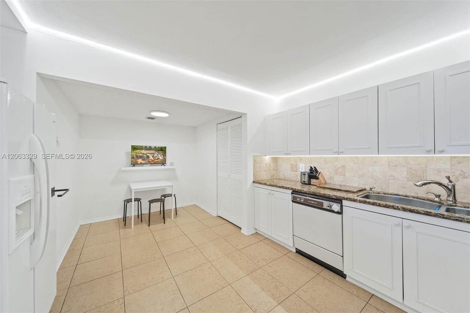 OLYMPUS CONDO PHASE · #812 in Hallandale Beach - Photo 6