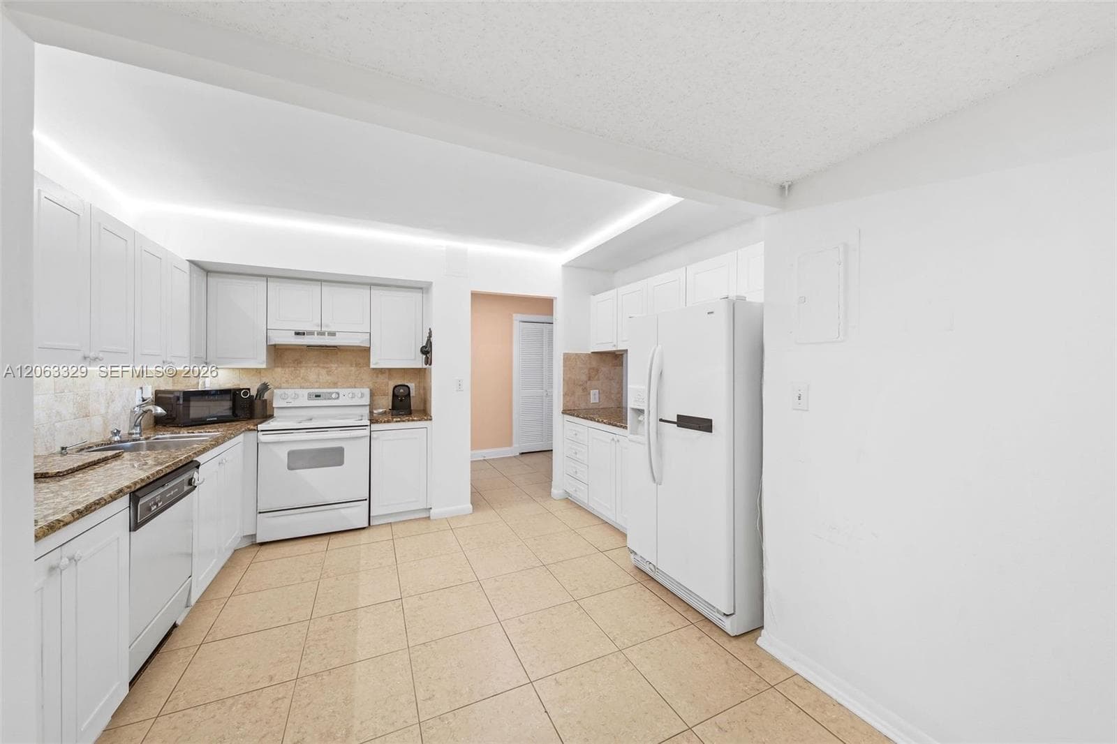 OLYMPUS CONDO PHASE · #812 in Hallandale Beach - Photo 5