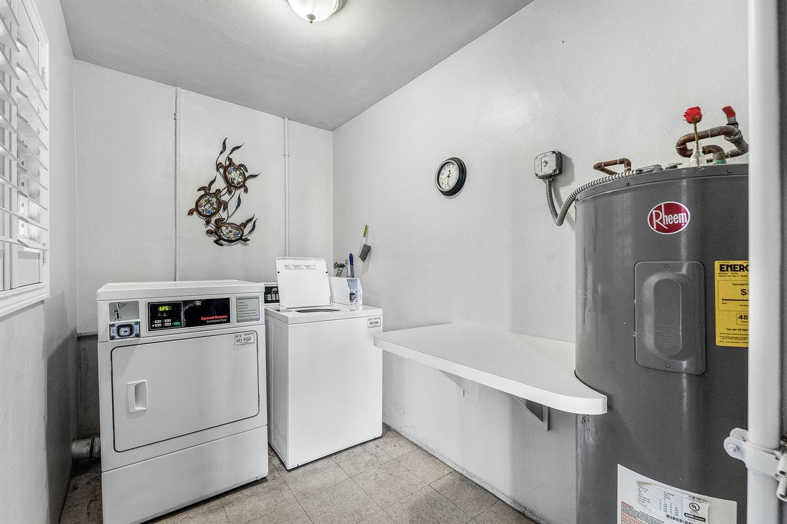 017-4111Northeast21stWay-204-LighthouseP