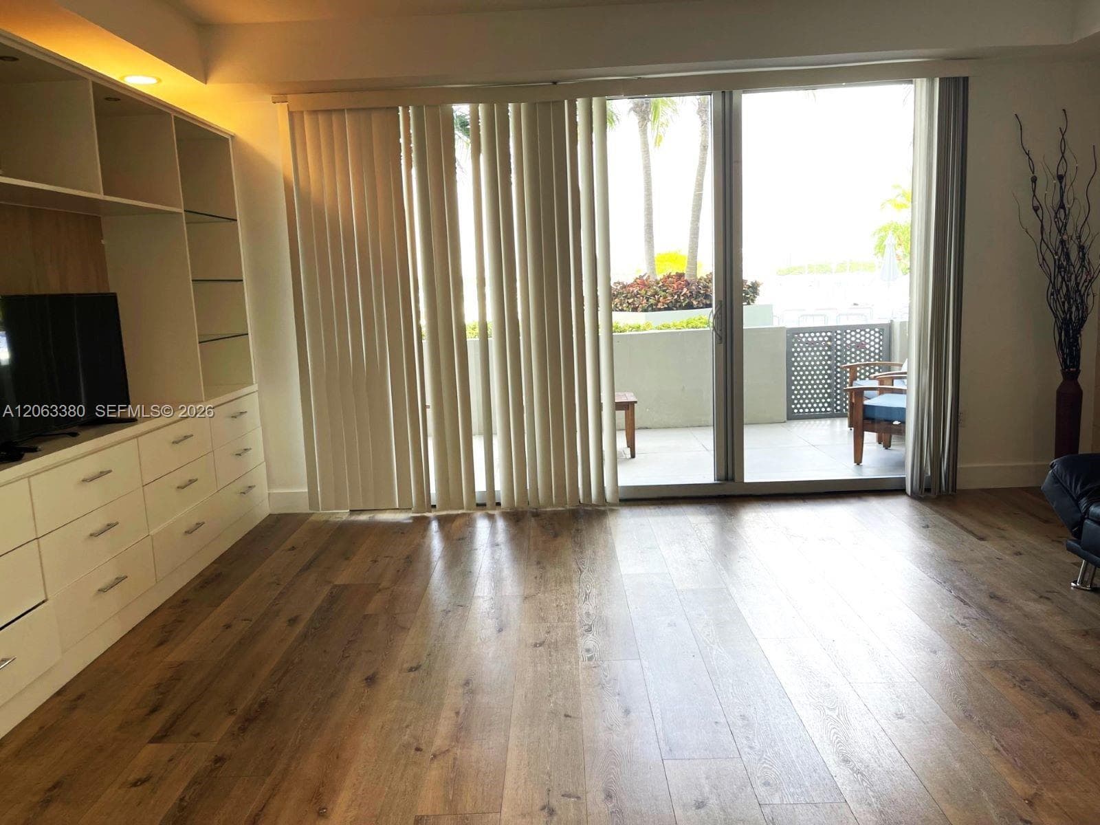 Living Dining Area