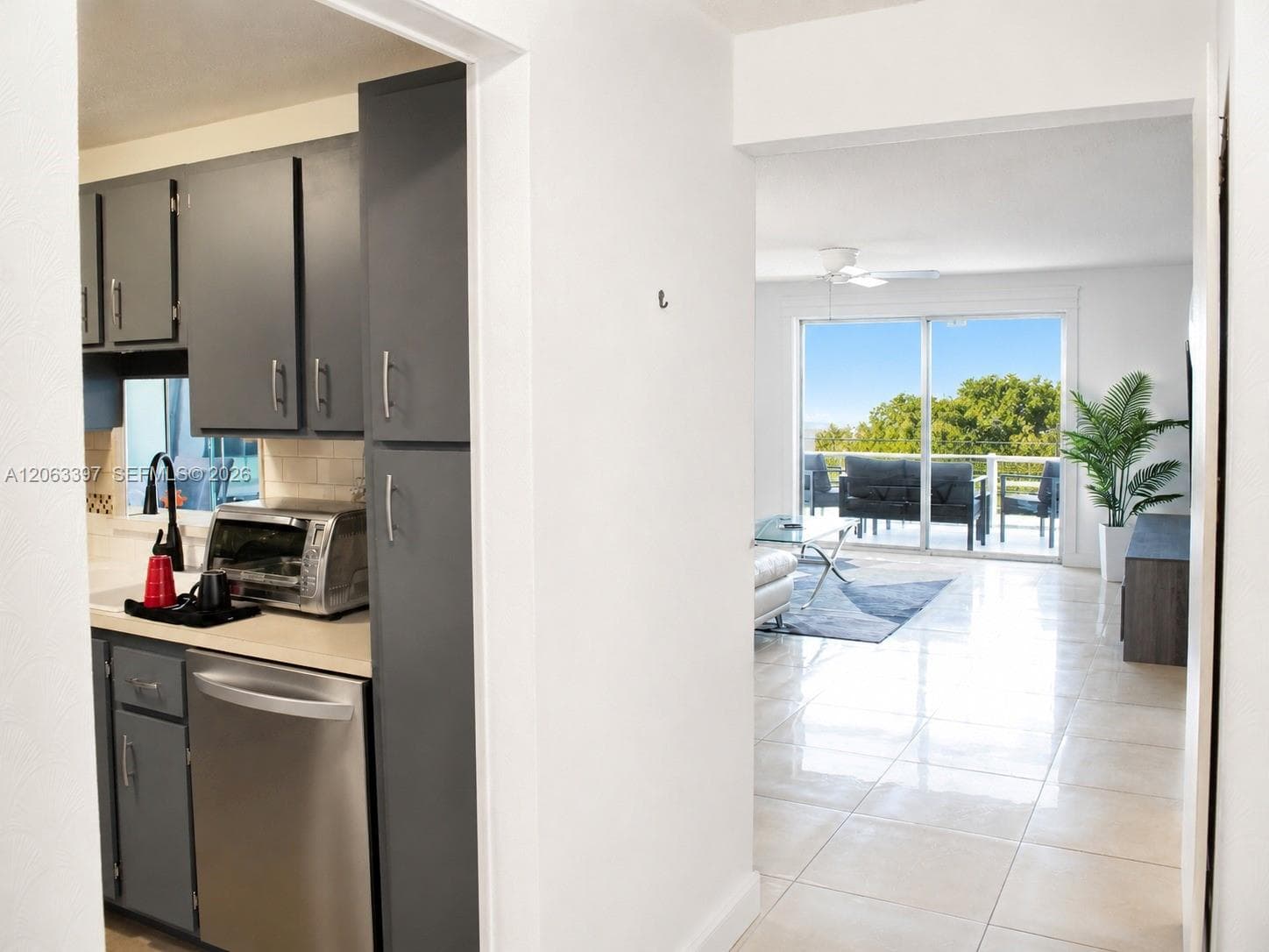 MEADOWBROOK LAKES VIEW · #608 in Dania Beach - Photo 14